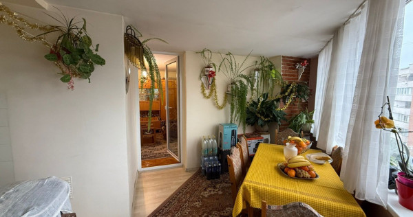 Apartament 2 camere,2 balcoane,decomandat, bloc cu lift, ultracentral