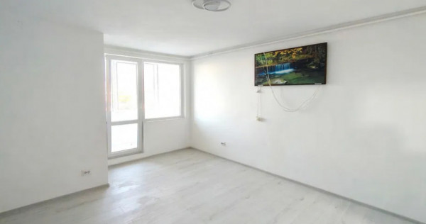 Garsoniera decomandat - zona Noua