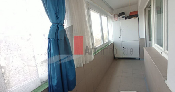 V&acirc;nzare apartament 3 camere semidecomandat Bd. Obregia -...