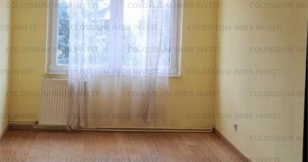 Apartament 4 camere, decomandat - zona Noua
