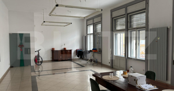 Apartament 4 camere, 168 mp, zona Ultracentral - Piața Unir