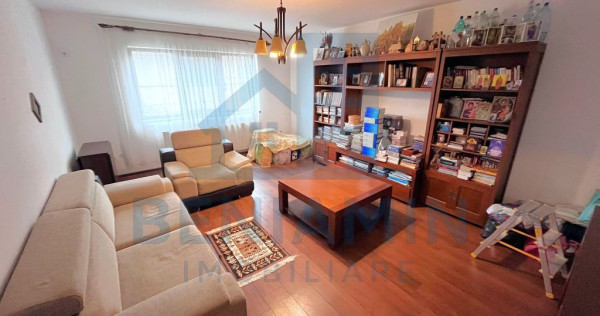 Apartament 3 camere decomandat etaj 1 an 2009 centrala