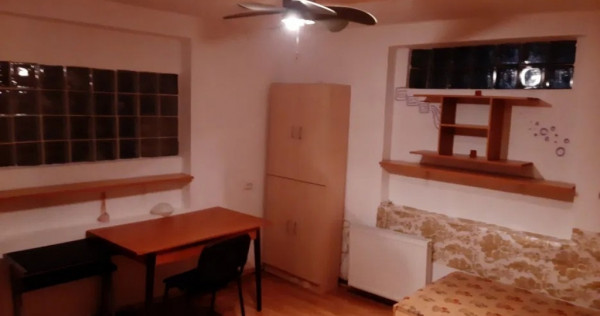 P.F. Loc &icirc;n cameră pentru o fată la vilă, Centru, UMF N.Leon