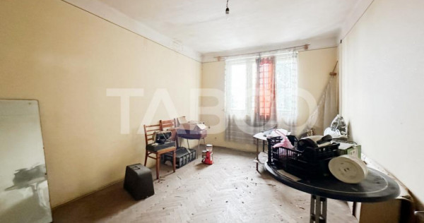 De vanzare casa tip duplex in cartierul Gruia cu garaj si te