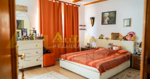 Proprietate &icirc;n EXCLUSIVITATE - Vila deosebita pe malul apei