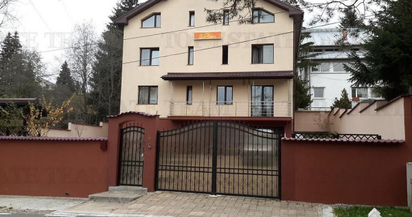 Vila 9 camere cu teren in Predeal