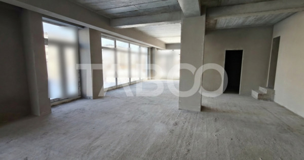 Spatiu Comercial 138 mp utili cu 8 locuri de parcare - Vitri