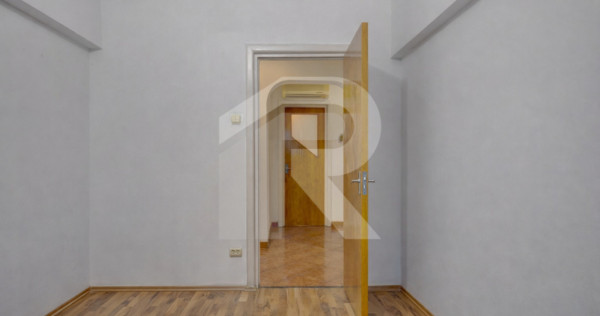 PIAȚA REȘIȚA, 3 CAMERE, 73 MP TOTAL, CENTRALA PROPRIE, LO