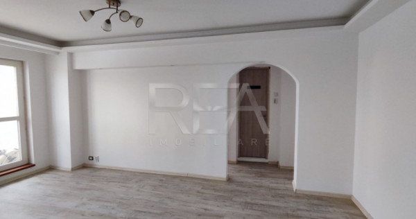 2 camere Vitan decomandat, inst. schimb., an 1983