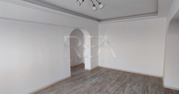 2 camere Vitan decomandat, inst. schimb., an 1983