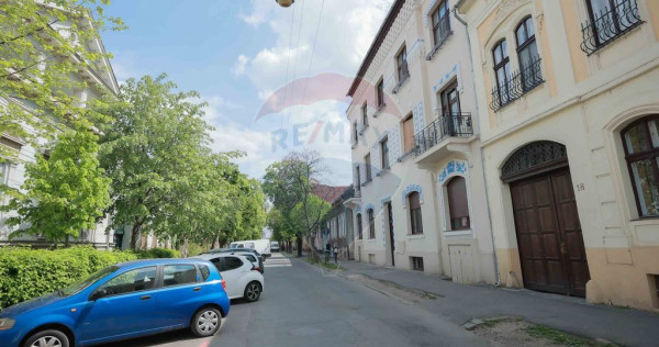 Apartament cu 2 camere, de v&acirc;nzare &icirc;n zona Ultracentral