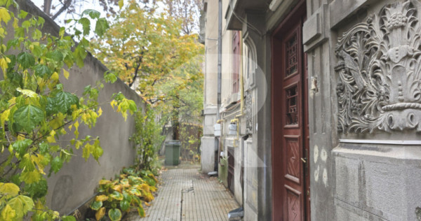 Apartament in Vila, 5 camere, Alexandru Philippide 4, de re