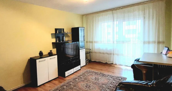 Apartament 3 camere, decomandat - zona Astra