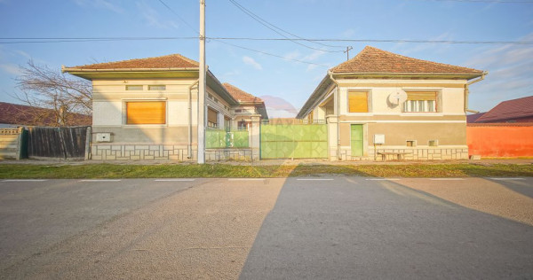 Comision 0%! 2 case Cincu, teren 2134mp, sura & curte libera