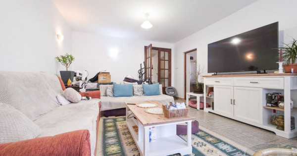 Casă 11 camere cu livadă pe Strada Republicii, Dragomir...