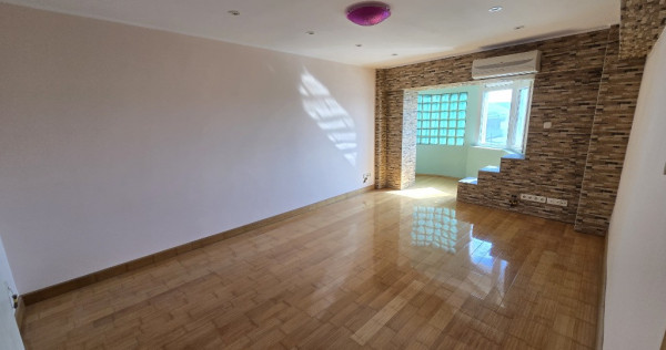 Apartament 3 Camere la Piață centru Barlad, Vaslui + parcare privată!