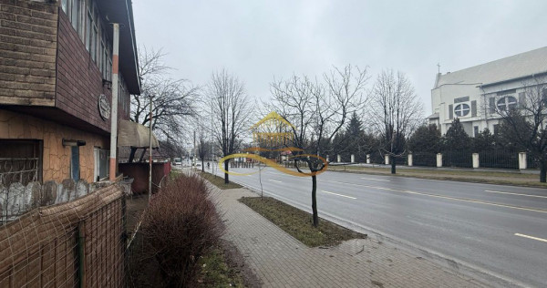 Vand casa batraneasca + Teren &ndash;zona REPUBLICII, Bacau, ...