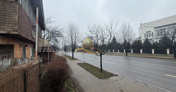 Vand casa batraneasca + Teren &ndash;zona REPUBLICII, Bacau, comision 0