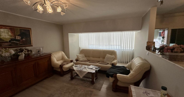 Apartament 3 camere, vedere bilaterală &ndash; Zona Trocadero,