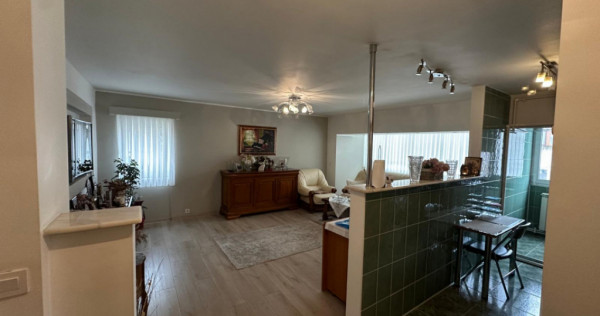 Apartament 3 camere, vedere bilaterală &ndash; Zona Trocadero,