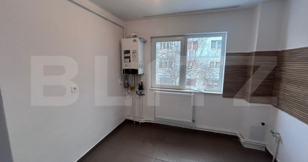 Apartament 3 camere, 68 mp, zona Rovine