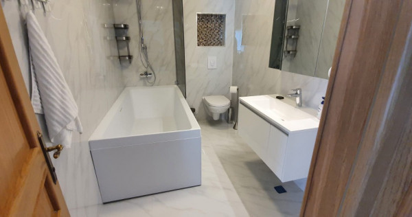 Mamaia statiune , 3 camere lux