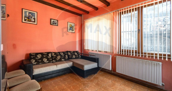 Apartament 3 camere de v&acirc;nzare la 5 minute de PREDEAL | ...