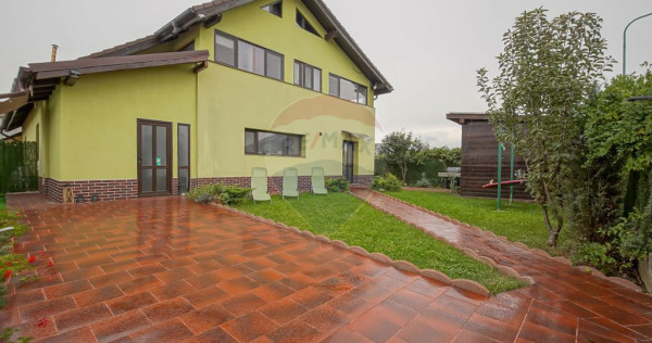 Vila cu 9 dormitoare şi 7 băi &icirc;n Stupini, Brașov