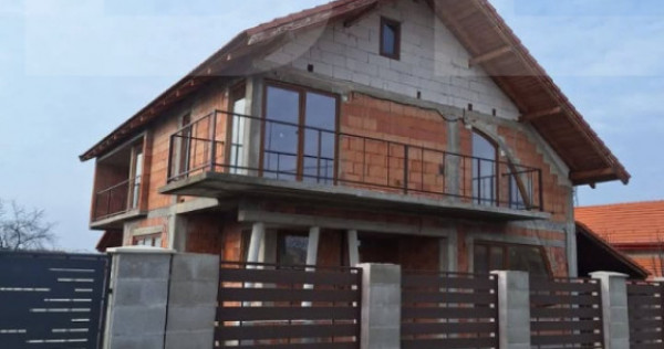 Vand casa la gri in Sat Costeiu str. crizantemelor nr.235