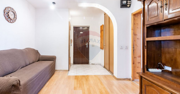 Apartament 2 camere decomandat de v&acirc;nzare &ndash; Calea Moș...