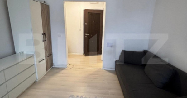 Cameră de cămin cu baie și bucătărie proprie