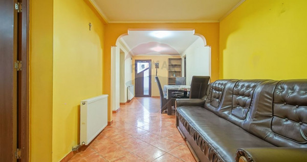 Casă cu 6 camere de v&acirc;nzare &icirc;n Azuga, Comision 0%!