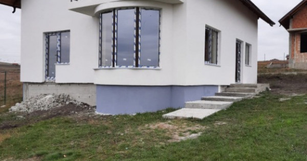 Casa / Vila ( P+M ) - Zona Scheia