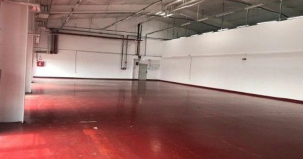 Spatiu showroom/depozitare si birouri zona comerciala Afu...