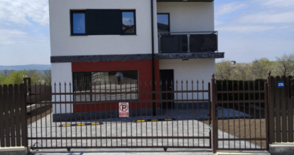 Vilă P+1E &icirc;n B&acirc;rnova | Execuție tehnică superioară | 0