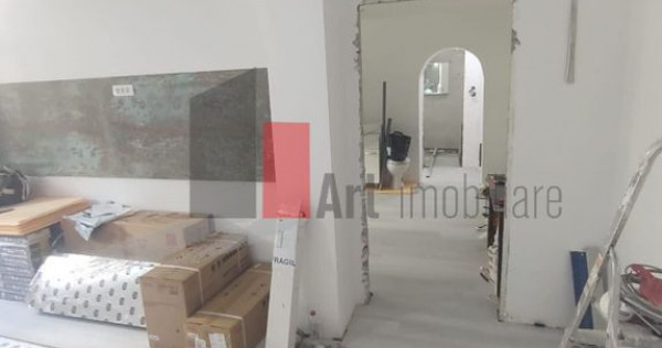 V&acirc;nzare apartament 2 camere semidecomandat Drumul Găzar...