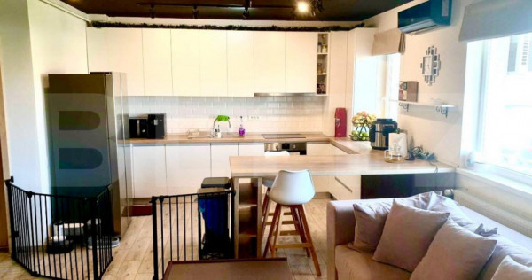 Apartament 3 camere, 71 mp, parcare, 2 bai, lift, zona Teilo