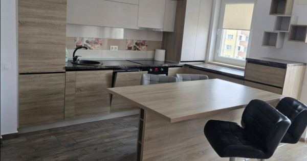 Apartament 2 camere, decomandat - zona Tractorul