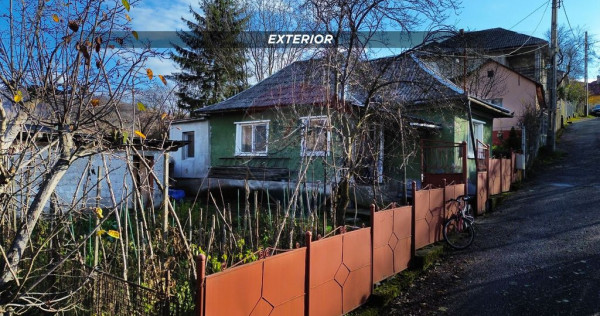 Casă cochetă, cu priveliște superbă asupra orașului ...