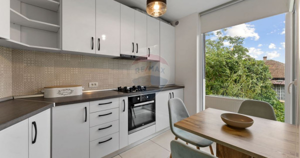 Apartament cu 3 camere + terasa de &icirc;nchiriat la Bourgeoi...