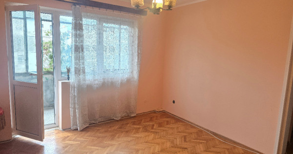 Vand apartament cu 2 camere in Deva, Piata Centrala, etaj 3