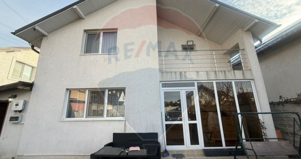 Casă / Vilă cu 5 camere de v&acirc;nzare