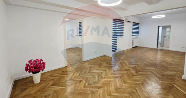 Apartament 4 camere de &icirc;nchiriat &ndash; Bd. Unirii / Str. V...