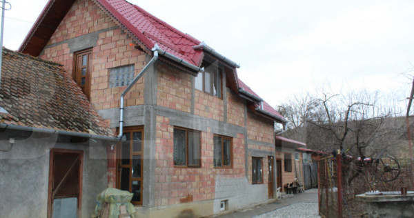 Dublă Oportunitate: Casă Nouă 2020 + Casă Tradițională