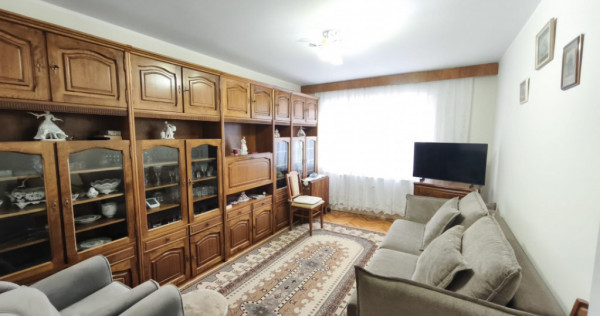 Apartament 3 camere+boxa, etaj intermediar, zona Hurmuzachi,