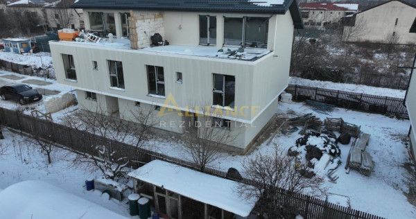 Casa 5 camere tip DUPLEX - 4 bai, Terasa Curte, 250 MP