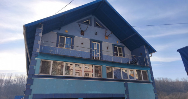 Casa multifunctionala, 420mp, 2300mp teren, Siret