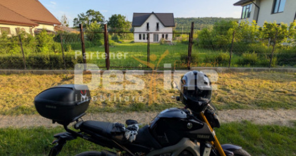 Dobrovăț - Casă la Roșu P+1+Pod 129 mp Utili 1000 mp Ter