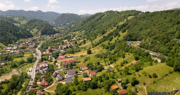 FILM! 2.327 mp teren,documentie de constructie,acces valoro