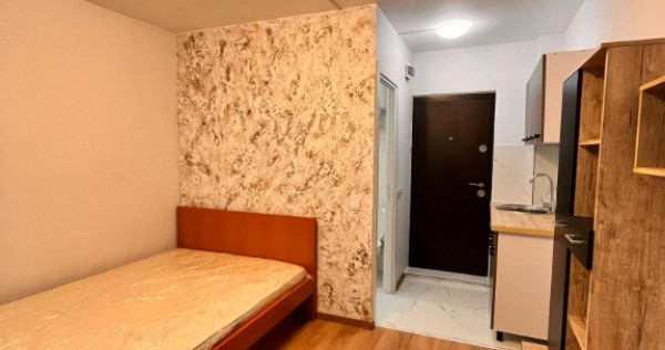 Cameră de cămin cu baie proprie,etaj 2,renovată complet